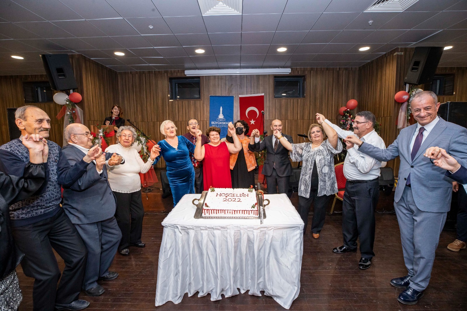 Başkan Soyer Huzurevi Sakinlerinin Yeni Yılını Kutladı