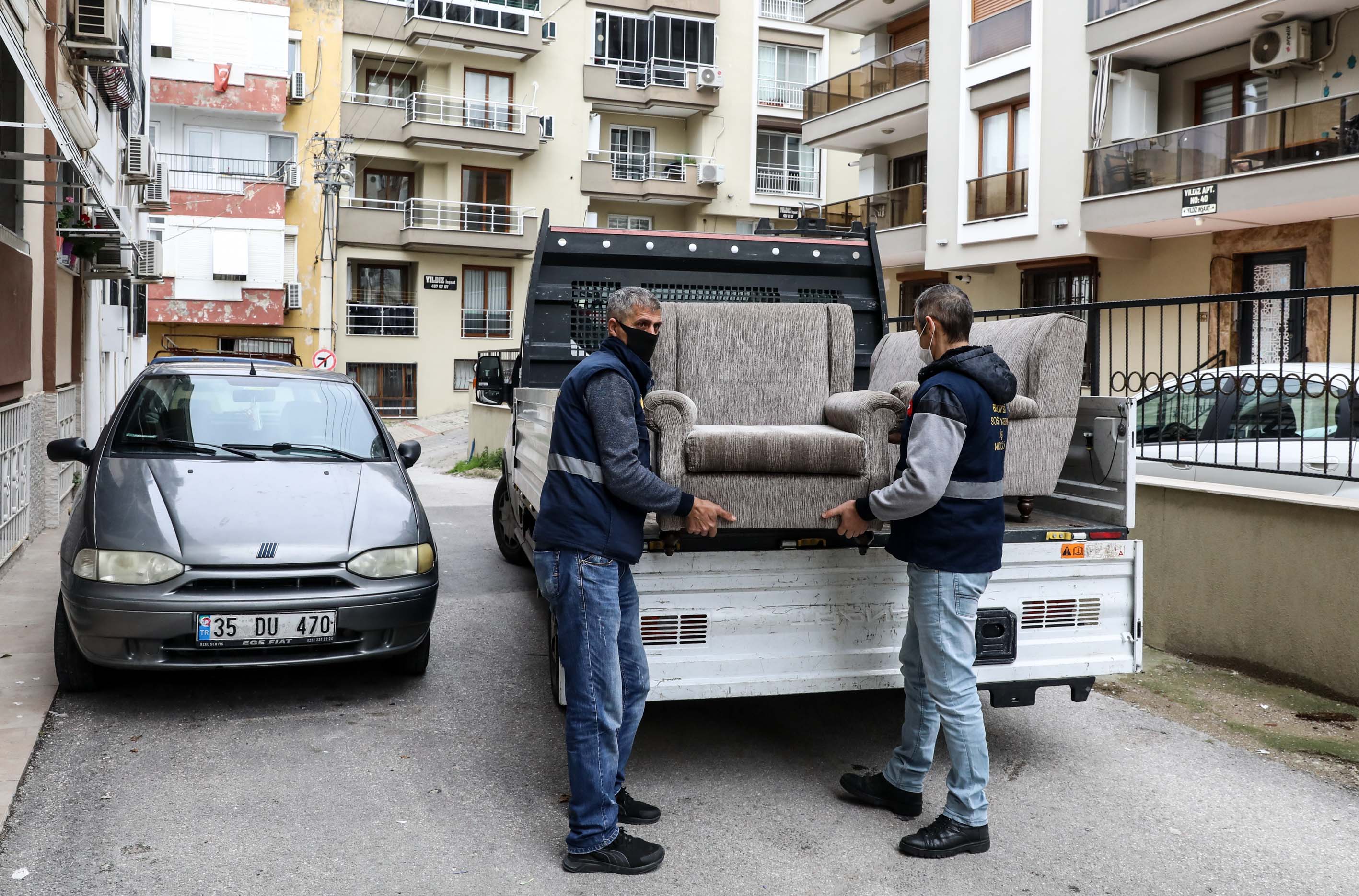 Buca’da İhtiyaç Sahiplerinin Yüzü Gülüyor