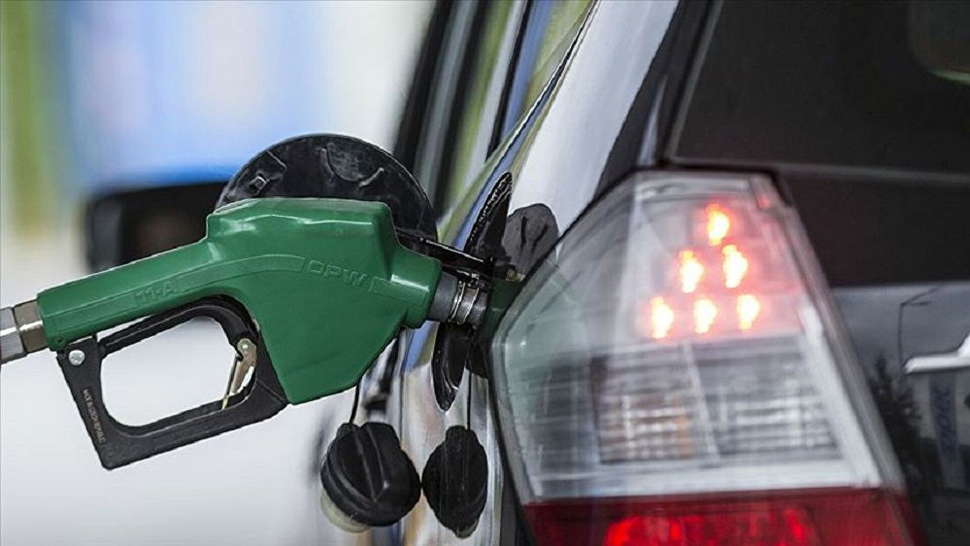 Dövizdeki Artış Sonrası Benzine 56 Kuruş Daha Zam Geldi