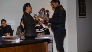 Efes Selçuk’ta MHP’den Başkan Filiz Ceritoğlu Sengel’e Nezaket