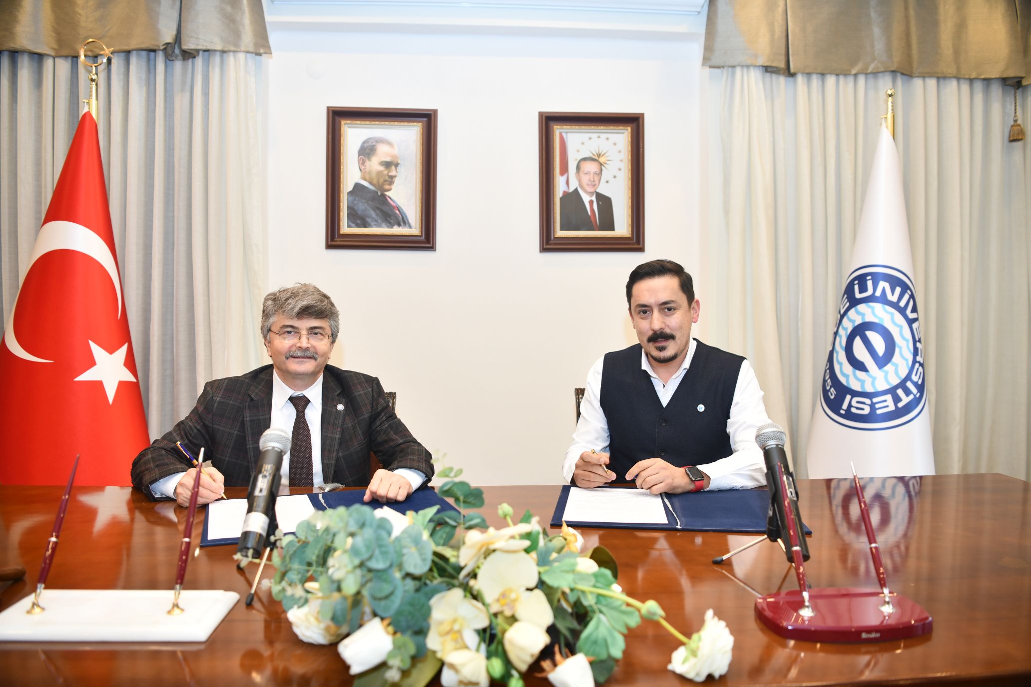 Ege'de İki Önemli Protokol İmzalandı