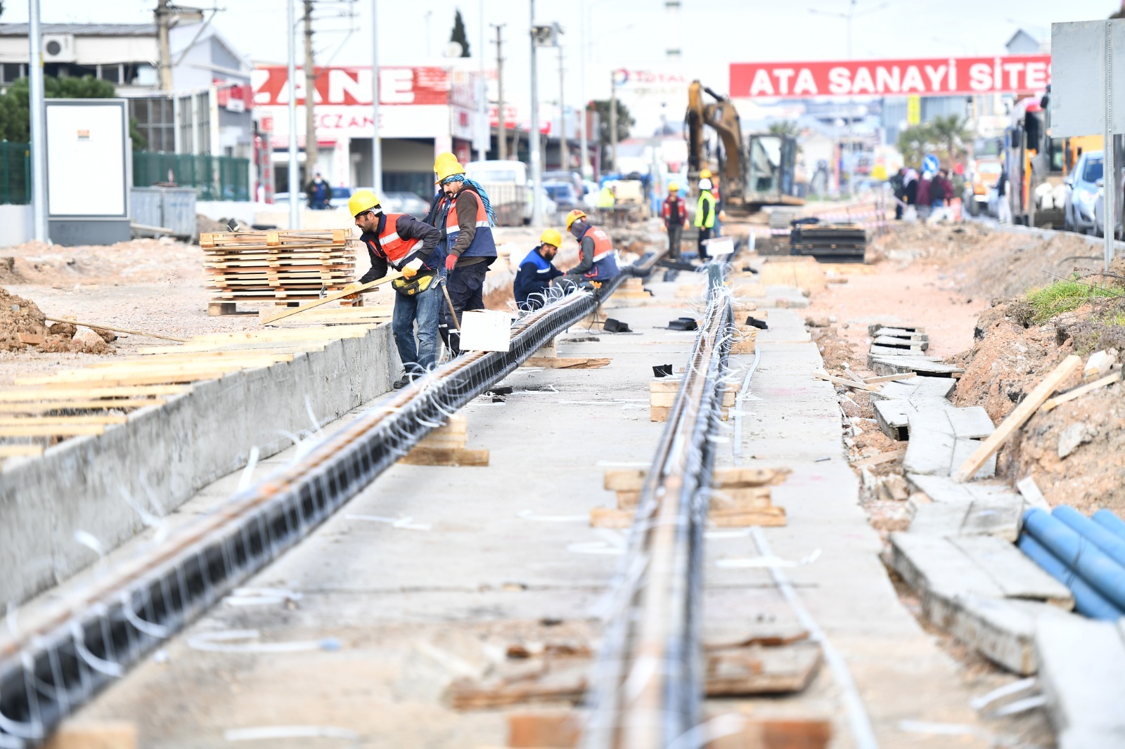 İzmir Büyükşehir Belediyesi Bir Yılda 3,6 Milyar Liralık Yatırım Yaptı