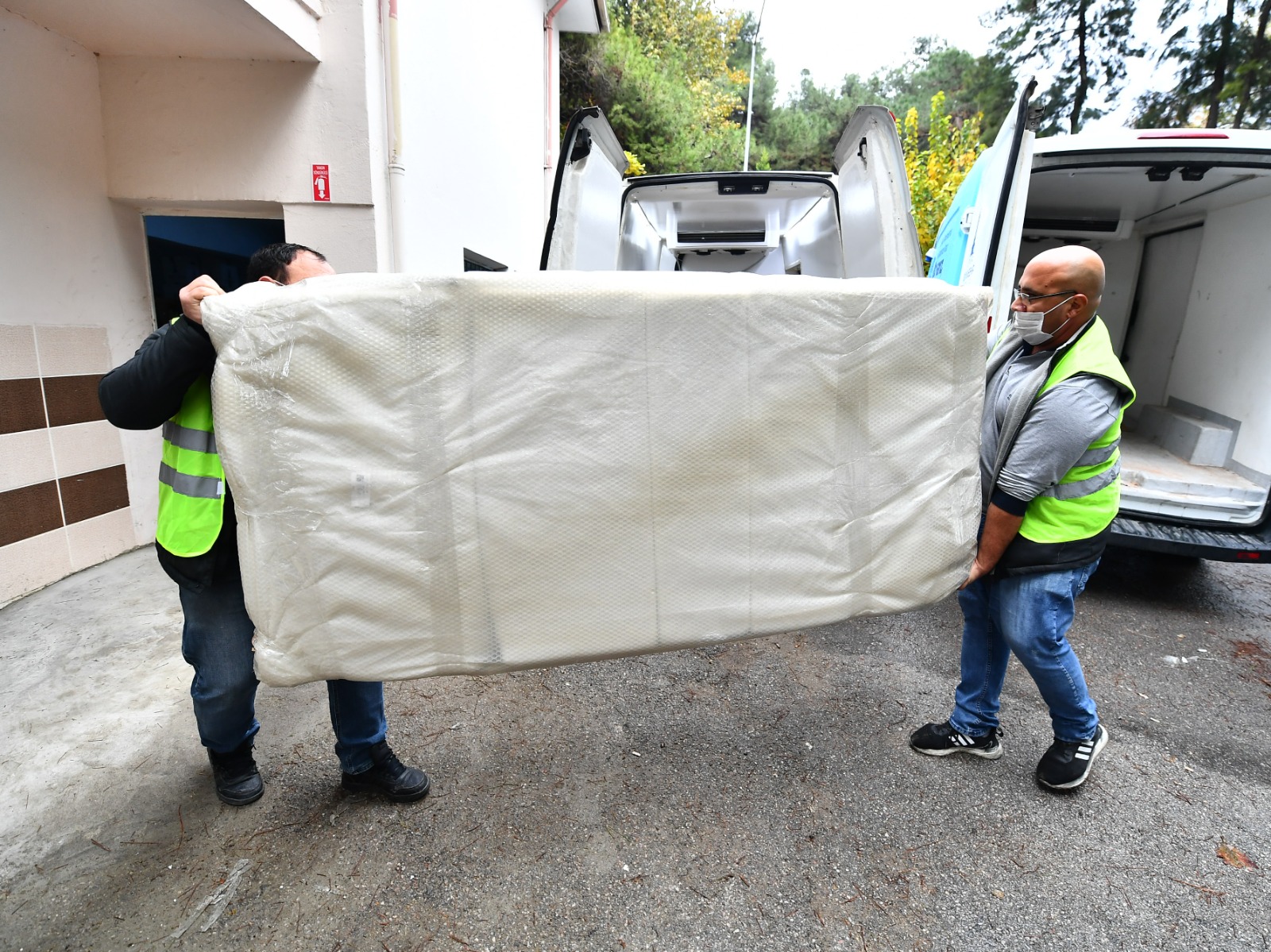 İzmir Büyükşehir Belediyesi’nden Engelli Yurttaşlara Destek
