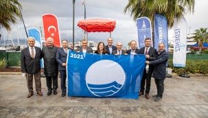 İzmir Marina’da Mavi Bayrak Gururu