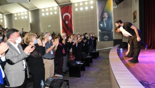 Karabağlar 'Bir Garip Orhan Veli'yle Buluştu