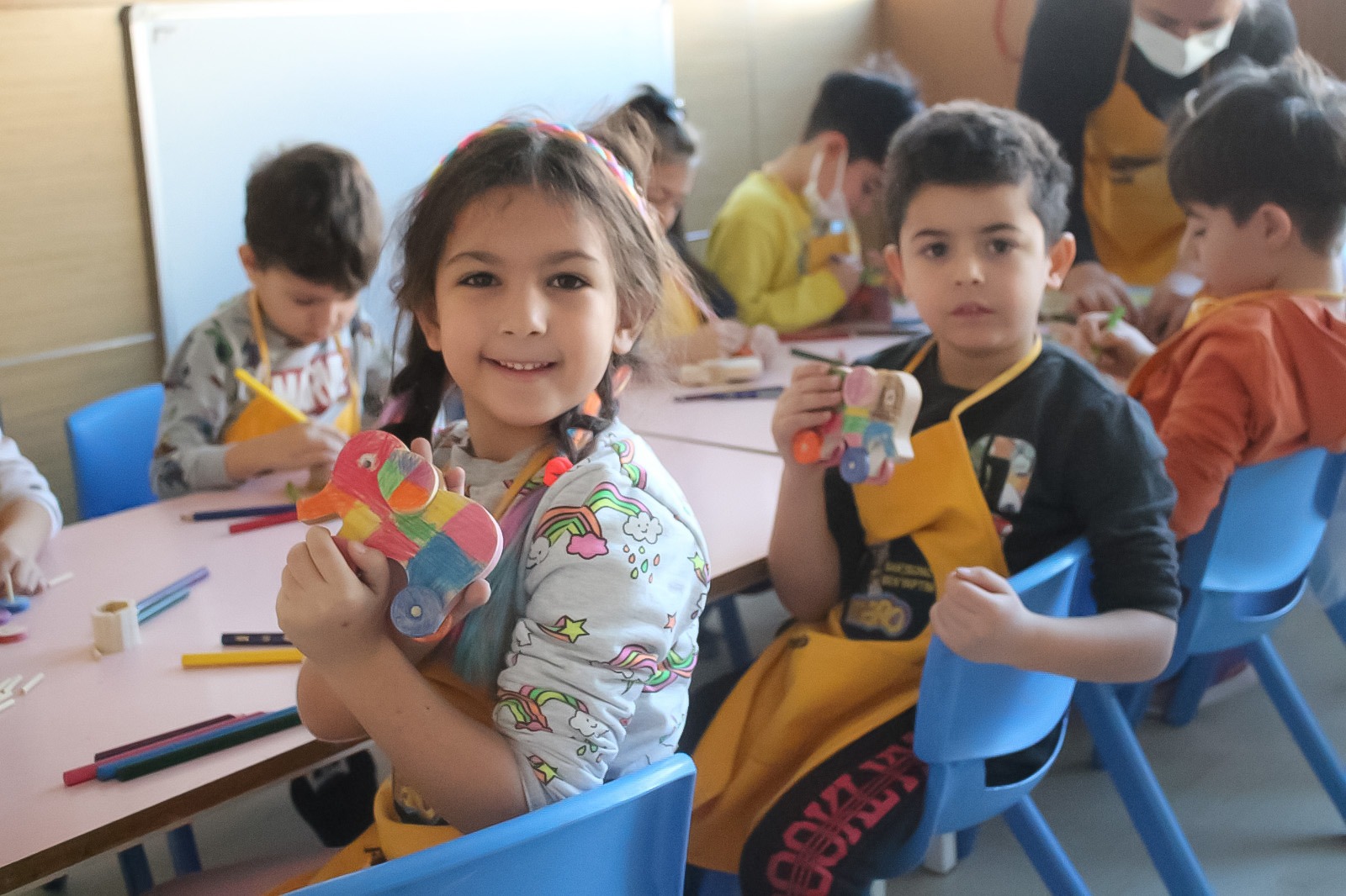 Karşıyaka’da Çocuklar Kendi Oyuncaklarını Yapıyor