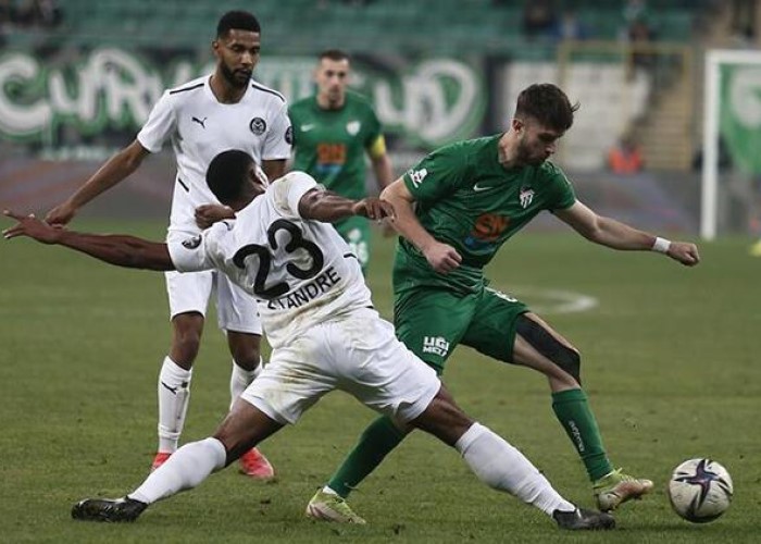 Manisa FK Bursa Deplasmanından Puanla Dönmeyi Başardı