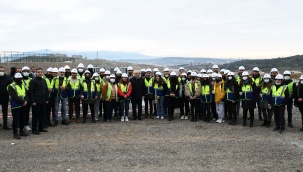 Mühendislik Öğrencileri Örnek Projeyi İnceledi