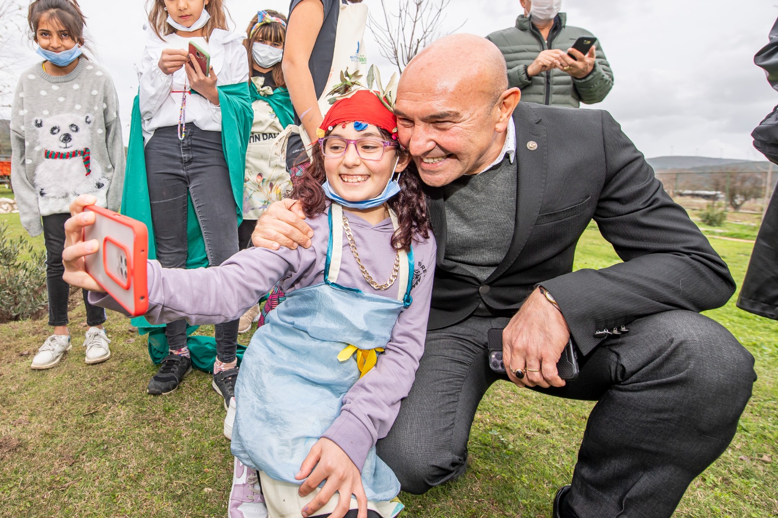 Zeytin Barış Festivali “Bir Zeytin Dalı Yeter” Sloganıyla Başladı