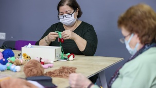 Buca’da Açılan Amigurumi Kursları Kadınları Hayata Bağlıyor