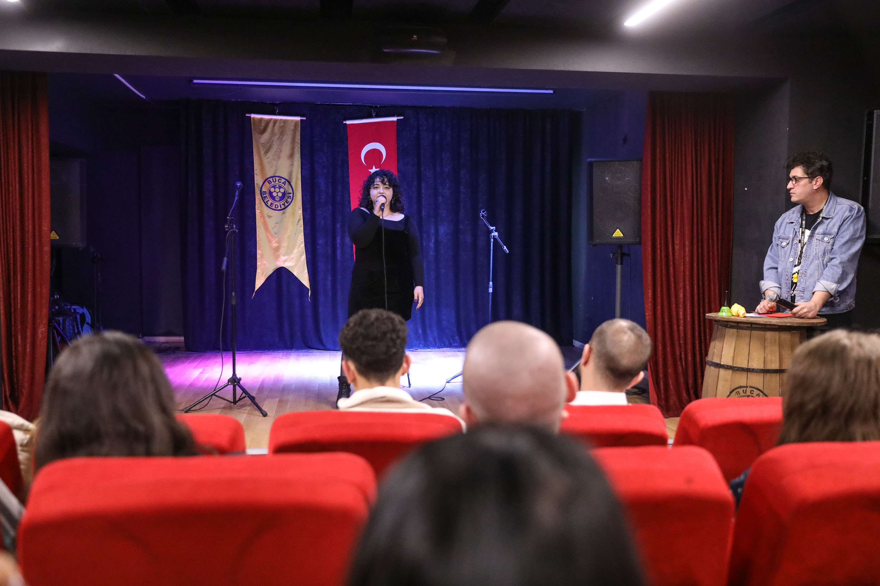 Buca’da Mikrofon Sende Etkinliğine Büyük İlgi