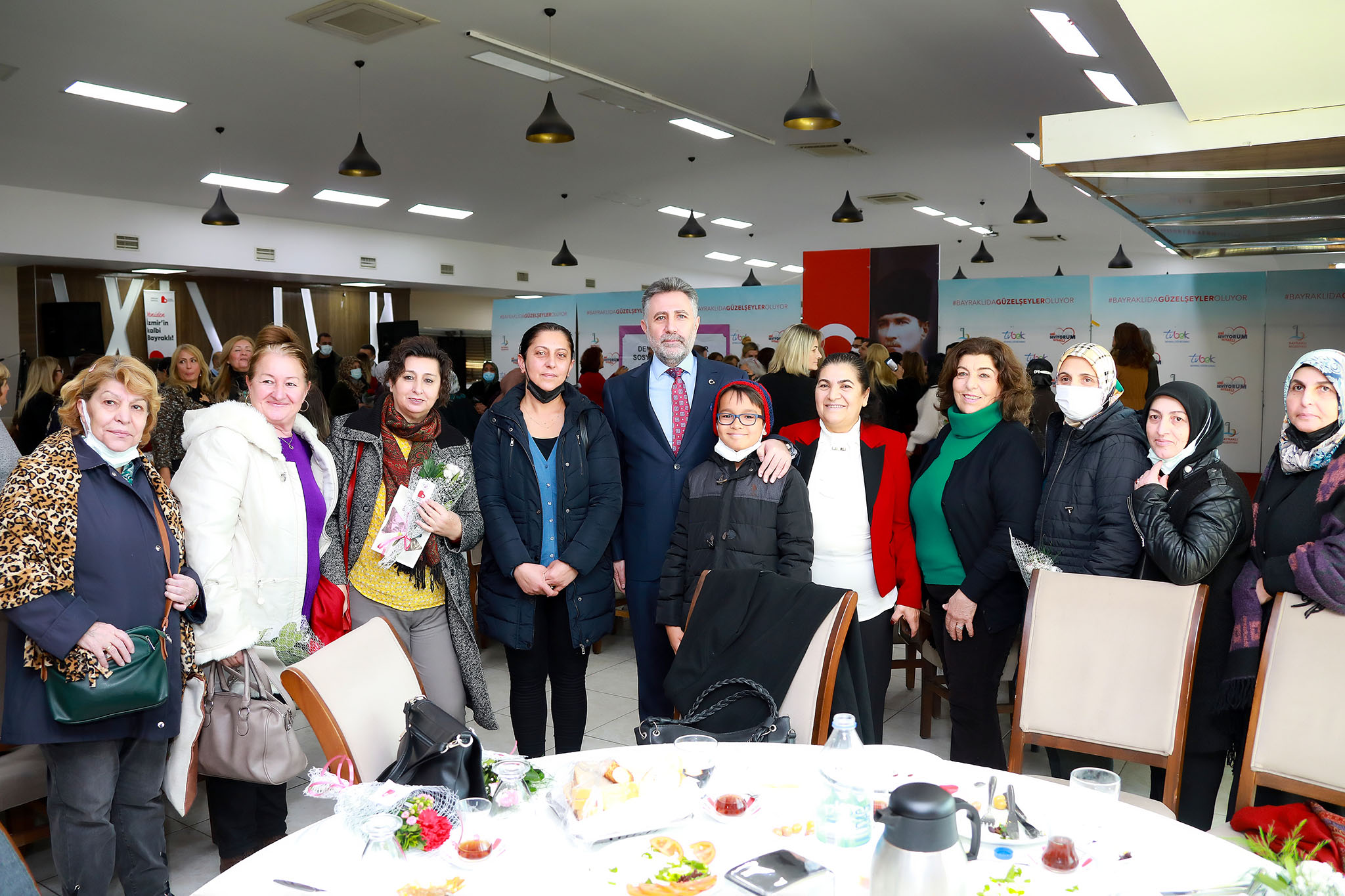 ‘Demokrat Kadınlar’ Bayraklı’da Buluştu
