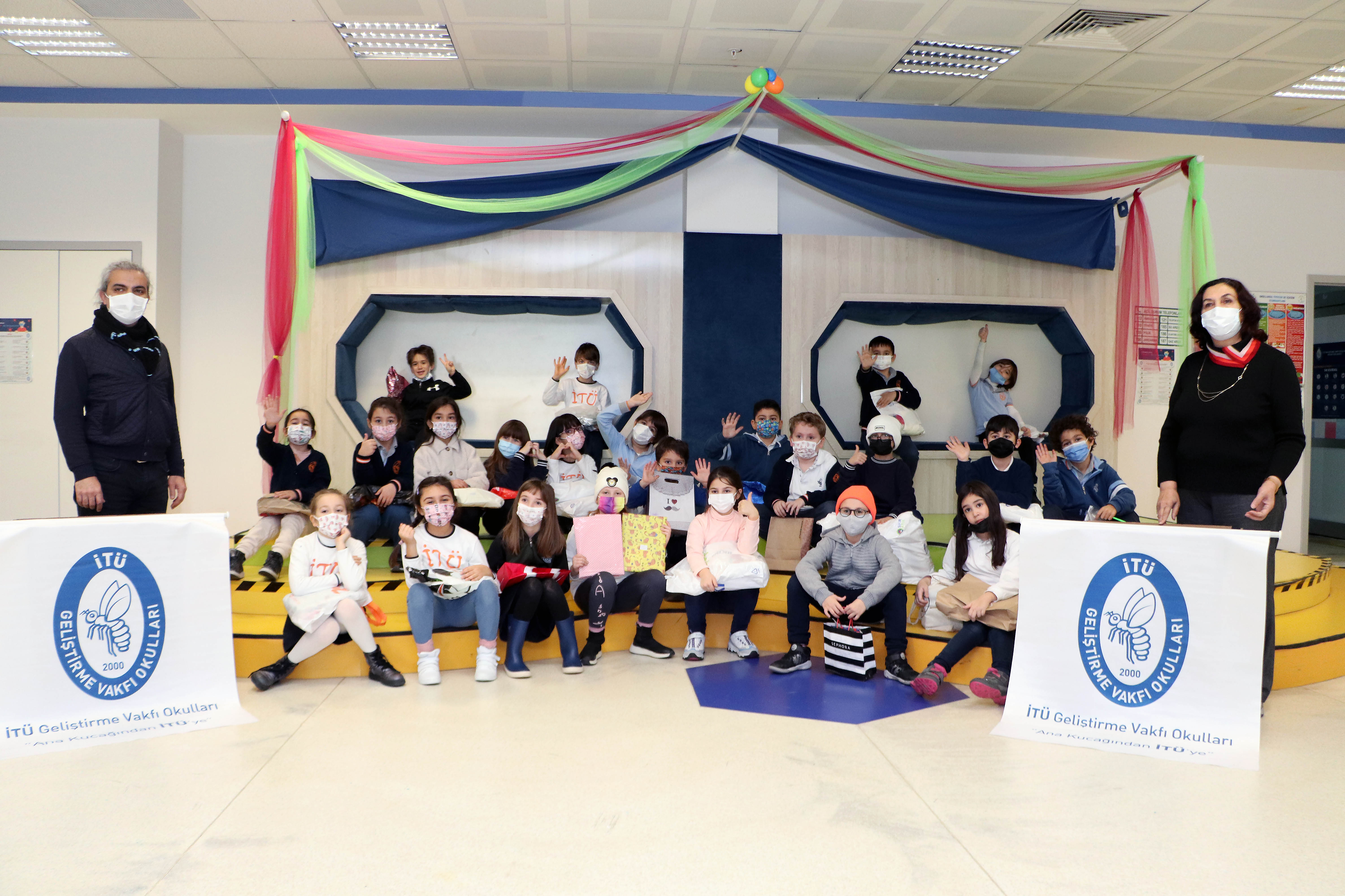 İlkokul Öğrencileri'nden Kars'taki Akranlarına Hediye