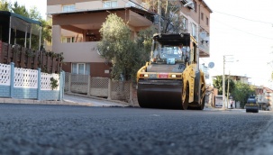 İzmir Büyükşehir Belediyesi Bir Yılda 1,1 Milyar Liralık Yol Çalışması Yaptı
