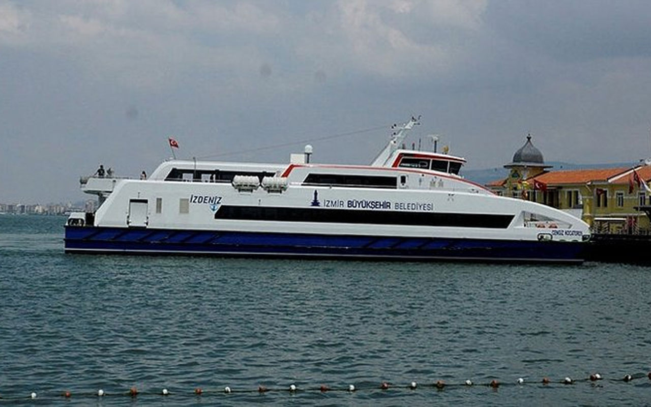 İzmir'de Vapur Seferleri İptal Edildi