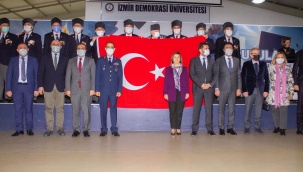İzmir Demokrasi Üniversitesi’nde Şehit Polis Memuru Fethi Sekin ve Şehit Mübaşir Musa Can’ı Anma Programı ile IV. Demokrasi ve Kahramanlık Ödül Töreni Düzenlendi