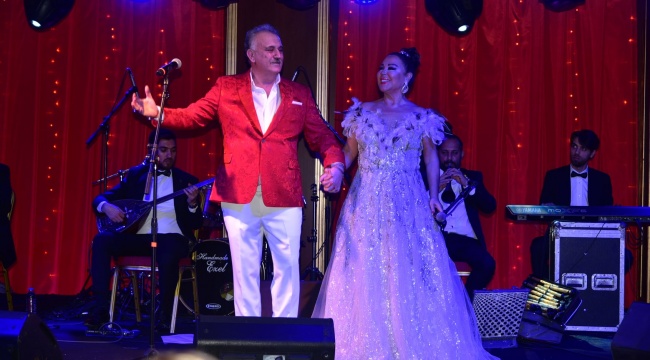 Safiye Soyman İle Faik Yeni Yıla Royal Teos Sahnesinde Girdi