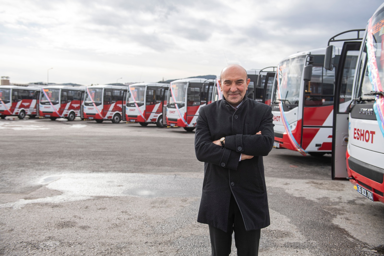 Toplu Ulaşıma 22 Midibüs Daha İzmir’e Yeni Yılın İlk Hediyesi