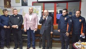 Vali Karadeniz'den Yeni Yıl Öncesi İtfaiyeye Ziyaret