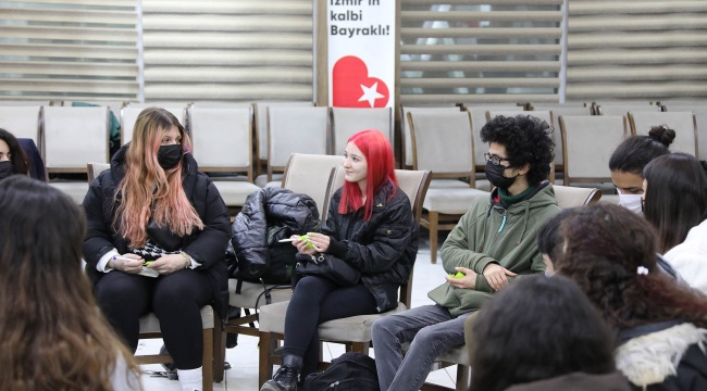 Bayraklı Gençlere Emanet!