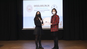DEÜ Sabancı Kültür Sarayı'na Erişilebilirlik Bayrağı