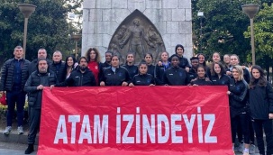 Konak Belediyespor Oyuncuları Galibiyet Sonrası Ata'sına Koştu