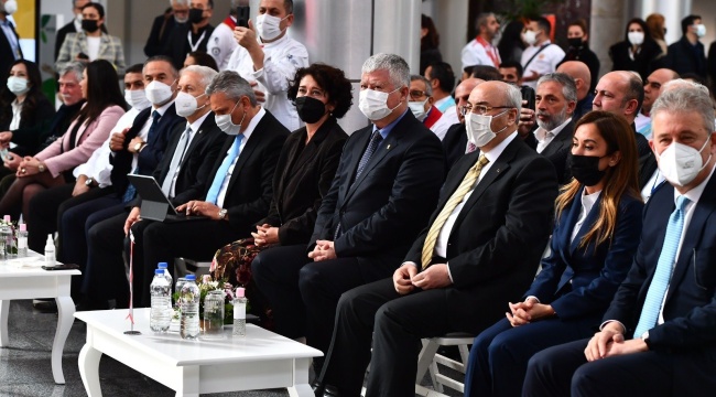 Özuslu: "İzmir'i Ülkemizin Yüz Akı Olarak Dünya İle Buluşturmaktan Büyük Gurur Duyuyoruz"