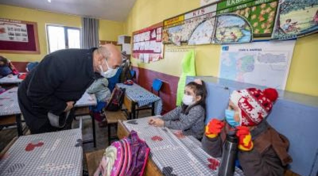 Soyer'den Menemen Çukurköy İlkokulu'na ziyaret