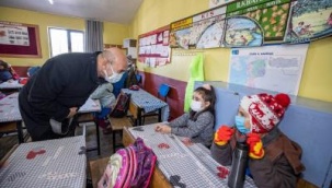 Soyer'den Menemen Çukurköy İlkokulu'na ziyaret