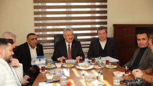 AK Partili Nasır’dan Bergama’da Basın Toplantısı