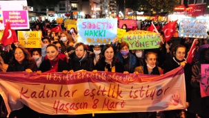Balçovalı Kadınlar Hem İsyan Etti Hem de Eğlendi