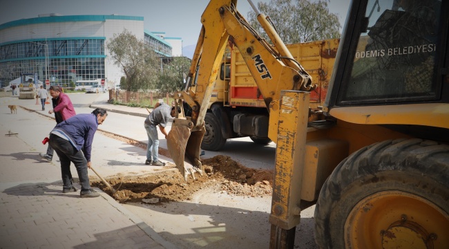 Başkan Eriş Yol Bakım Çalışmalarını Değerlendirdi: “Ellerimizle Onarıyoruz”