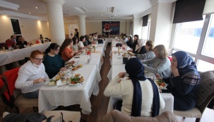 İzmir Meslekte Birlik Üyesi Kadın Mali Müşavirler Dünya Emekçi Kadınlar Günü Etkinliğinde Bir Araya Geldi
