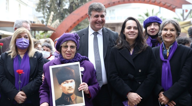 Zübeyde Anne&#039;nin Huzurunda 8 Mart Töreni