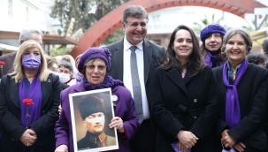 Zübeyde Anne'nin Huzurunda 8 Mart Töreni