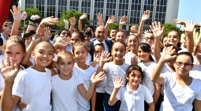23 Nisan Coşkusu İzmir’in Dört Bir Yanında