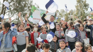 Aliağa’da Şenlik Havasında Orman Temizliği