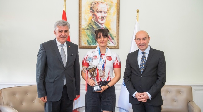 Başkan Soyer Genç Dövüş Şampiyonu Gürel’i Ağırladı