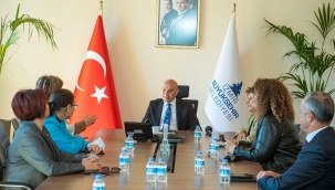 Başkan Soyer Kadın Belediye Başkanlarıyla Buluştu