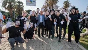 Başkan Soyer Küçük Sporcularla Buluştu