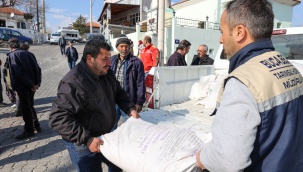 Buca Belediyesi’nden Çiftçiye Gübre Desteği