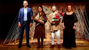 Hülya-Özdemir Nutku Uluslararası İzmir Tiyatro Festivali Başladı