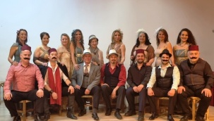İzmir Aşkına, 80 Kişi Sahnede
