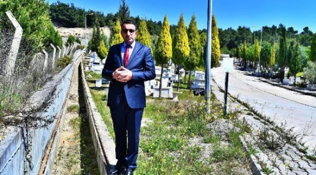 İzmir&#039;de Hırsızlar Mezarlıklara Dadandı