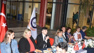 İzmir Demokrasi Üniversitesinde Aile Sıcaklığı