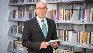 “Lütfen Bana Hediye Yerine Kütüphanelerimize Kitap Getirin”