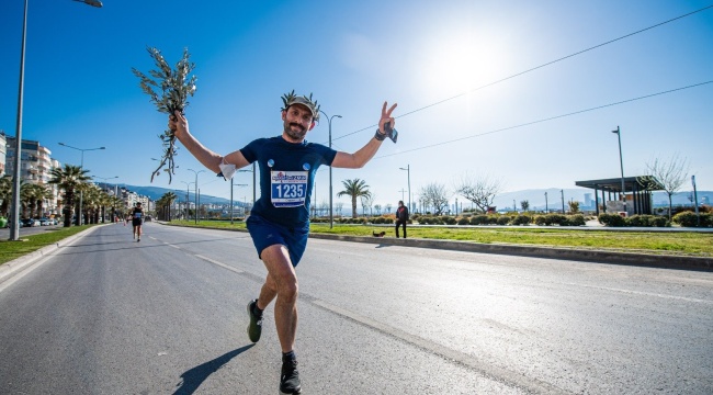 Maraton İzmir Farkındalık Yaratmaya Koşuyor