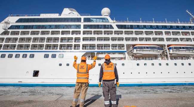 Yüzen Otel İzmir Limanı’na Demir Atacak
