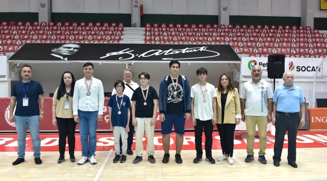 Aliağa Geleneksel Kyme Satranç Turnuvası Sona Erdi