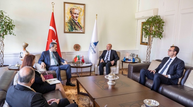 Başkan Soyer Portekiz Büyükelçisi’ni Terra Madre’ye Davet Etti